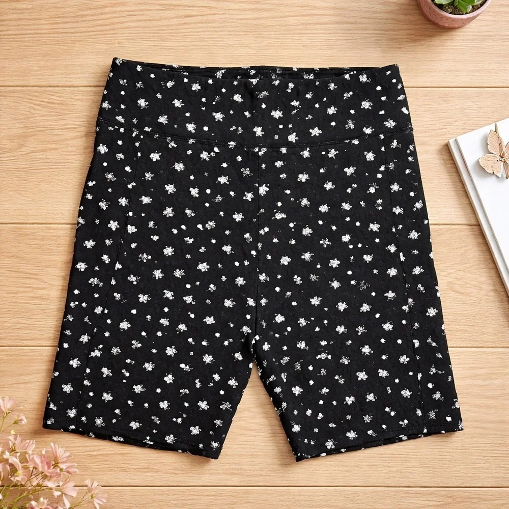 EUC Hollister Women’s Micro Floral Black White Bike Athletic Shorts Pocket - L